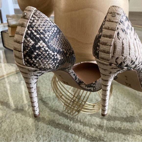 Brand New. Never Been Worn. Snake Print Heels. - Picture 6 of 11